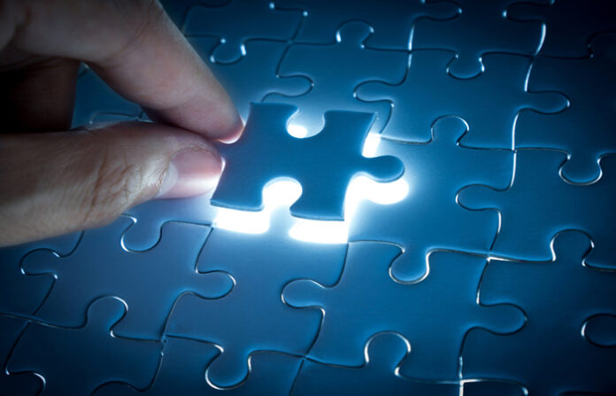 Understanding the hidden influence of the HR vendor community