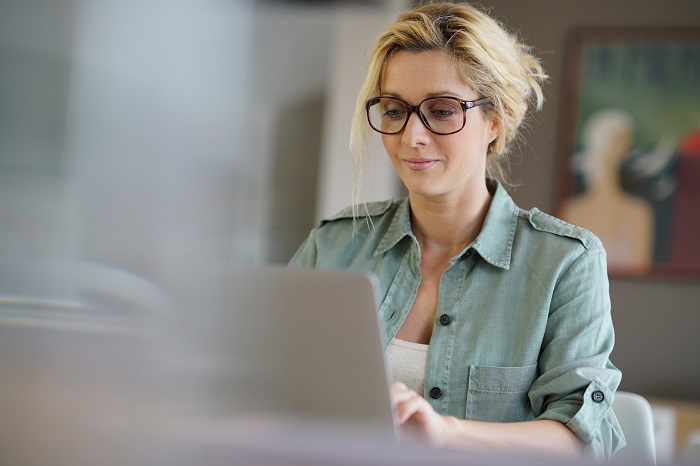 AI agent adoption is lagging. Experts explain what HR can do